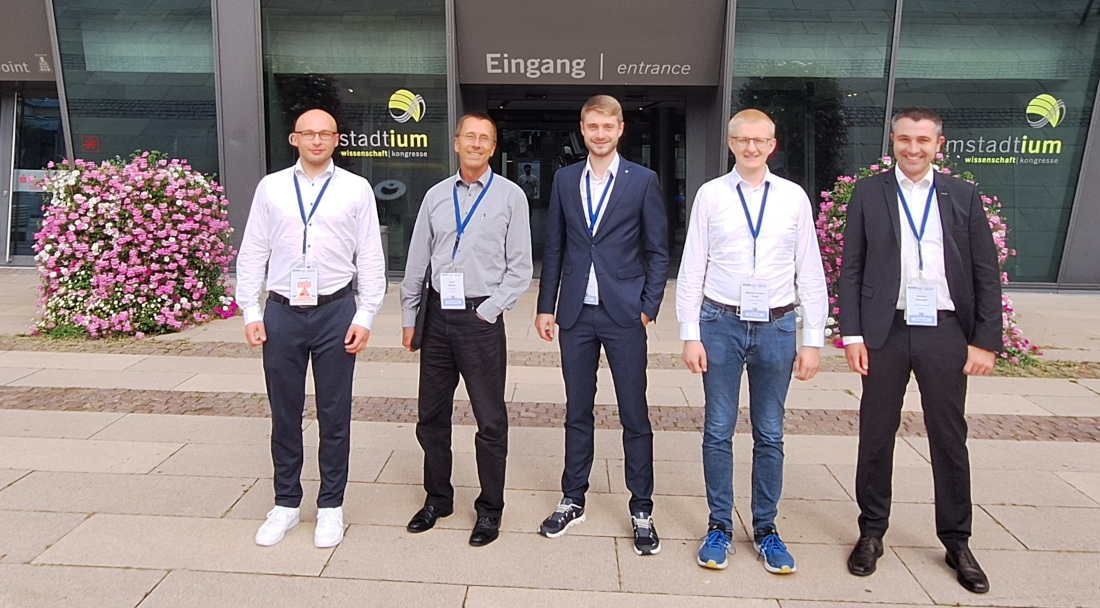 Gruppenfoto der Lehrstuhlmitglieder auf der ECCE in Darmstadt.